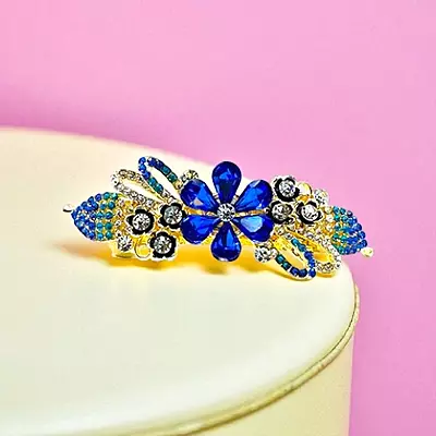 Elegant Floral Design Barrette